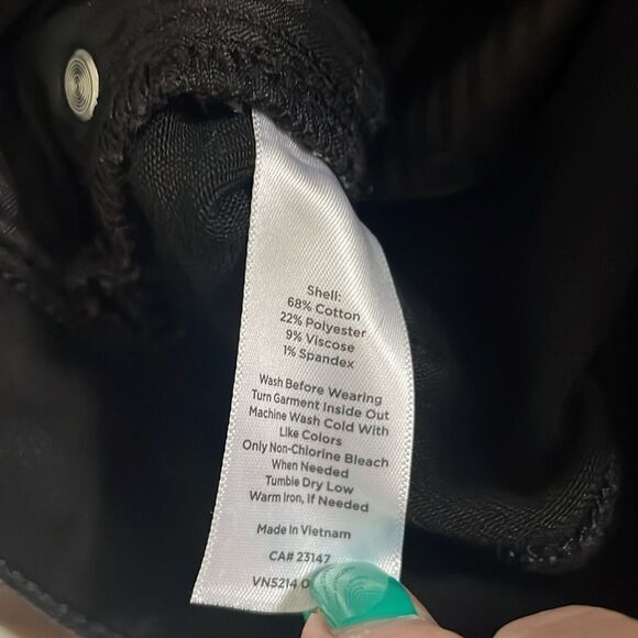 Talbots Girlfriend Jean Shorts Size 0P - Picture 8 of 8